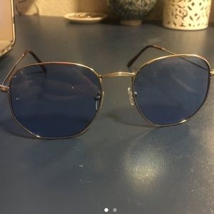 blue sunglasses! 💙